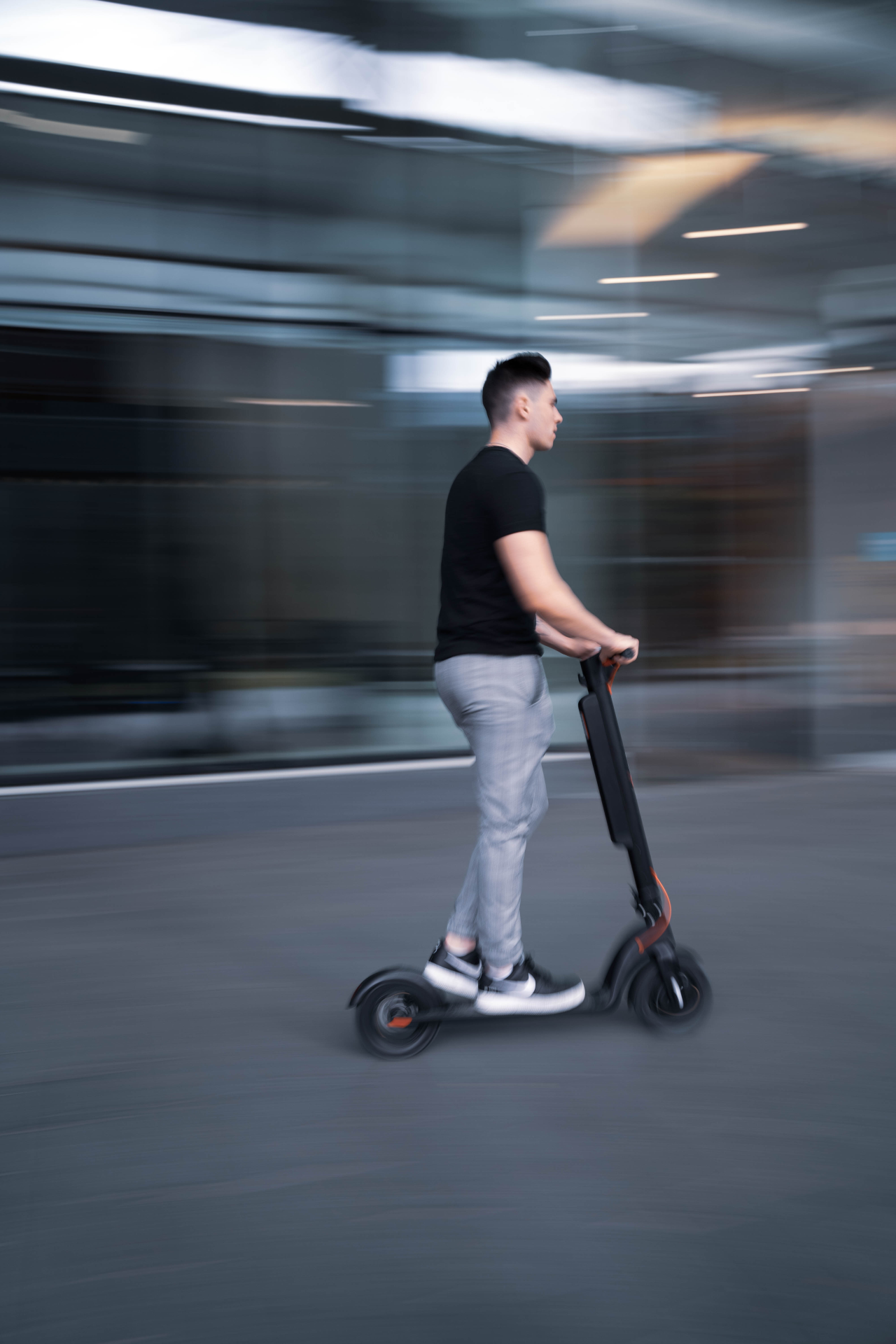 The Official Cruzaa Commuta E-Scooter 45km Range - 25kmh Top Speed - ships from UK